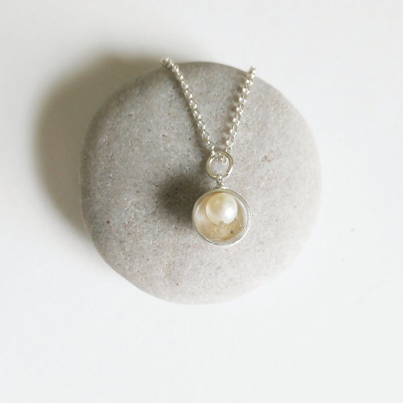 Bowl Necklace in Sterling Silver with Pearl NC208/P