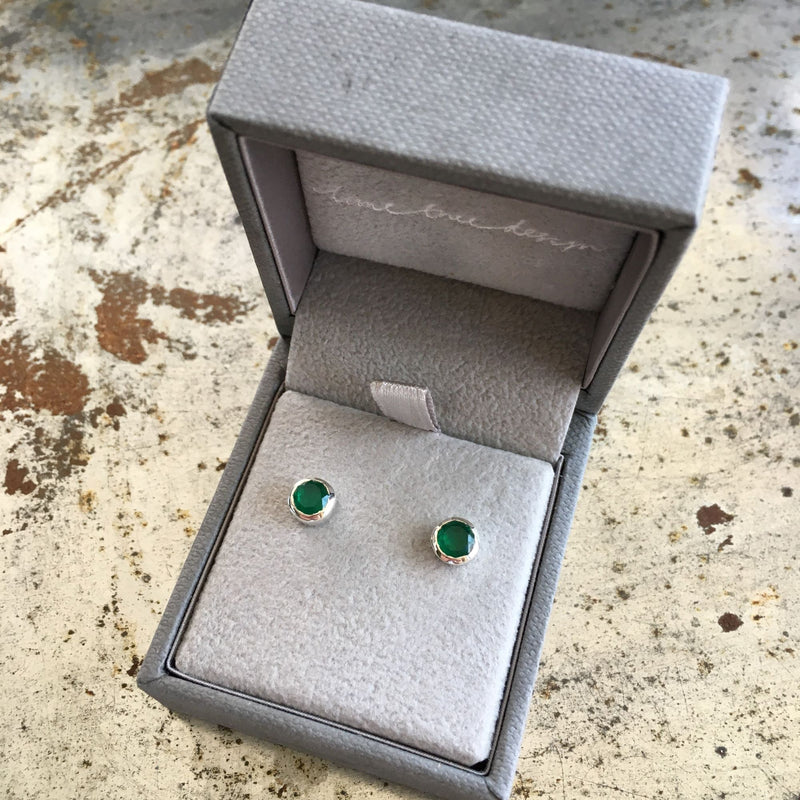 Birthstone Stud Earrings May: Emerald & Silver